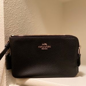 COACH black Double zipper wristlet ❤️